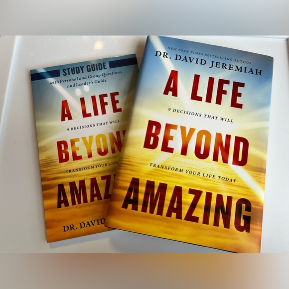 Dr. David Jeremiah A Life Beyond Amazing DVD set , book and study guide - Picture 2 of 3